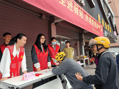 法律宣传进社区，为城市守护者披上“法治护甲”