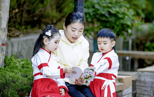 运城市"世界读书日主题活动”在凤凰谷成功举办