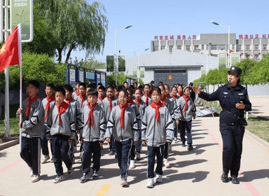 青春不“毒”不将就，安全守护伴左右主题活动