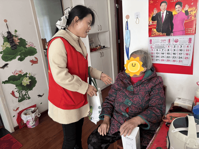 “心安、身安、社安”:构建高龄独居困难老人的社区支持网络 ——花山街道社工站“三安行动”社会工作服务案例