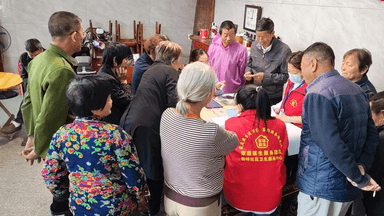 江西上饶: 文明实践暖人心 上门筛查护健康